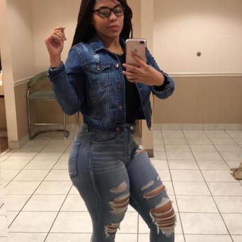 Val, 24  female escort, Providence
