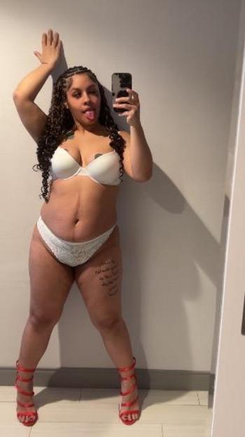 Santana, 27  female escort, Providence
