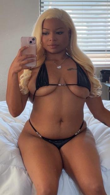 Destinee, 24  female escort, Providence