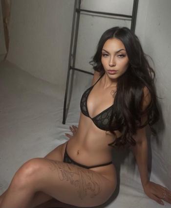 Marni, 21  female escort, Providence