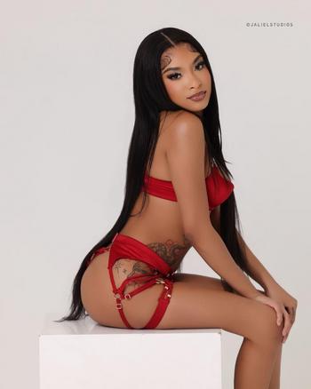Kiorr , 21  female escort, Providence