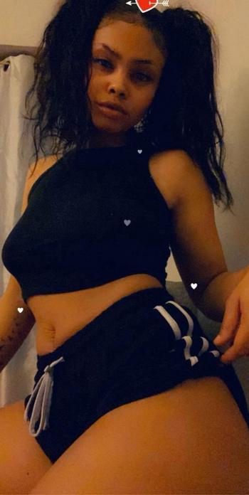 Yaya, 25  female escort, Providence